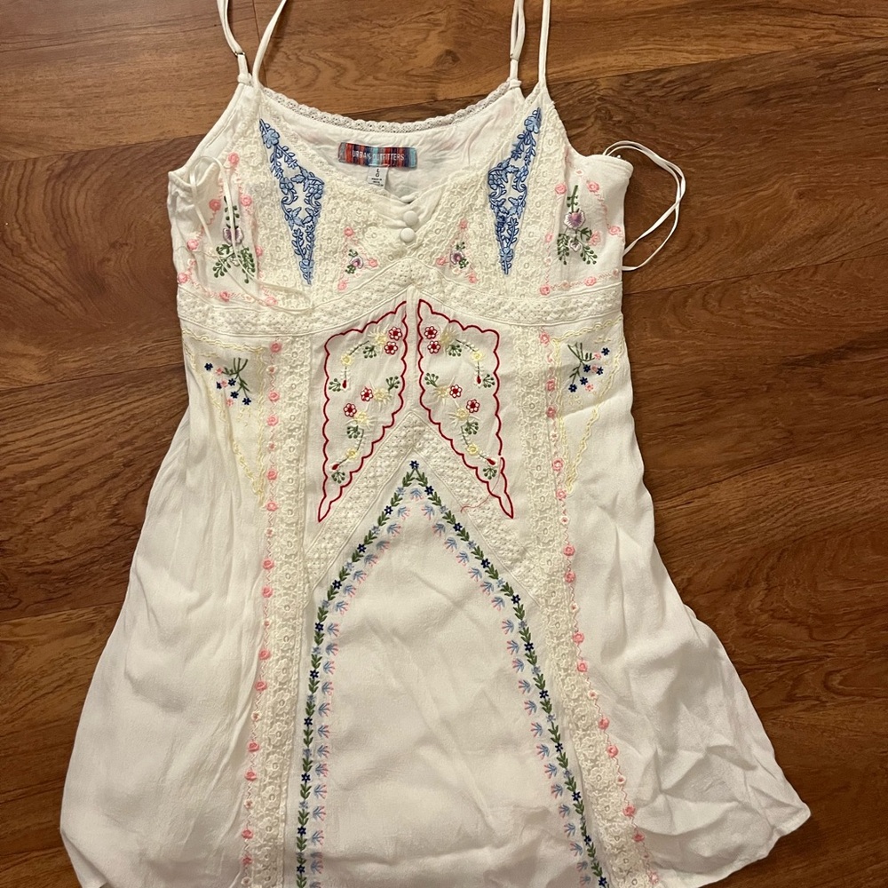 Urban Outfitters Embroidered White Dress with Floral Accents